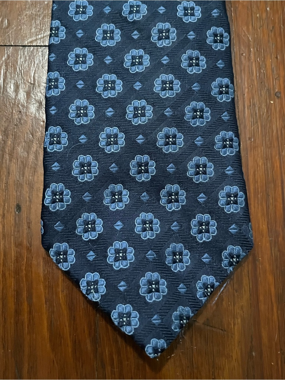 Nordstrom Men’s Navy and Light Blue Floral Tie